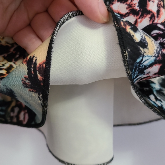 Scuba skirt pleated flare A-line Size large floral - Picture 3 of 7